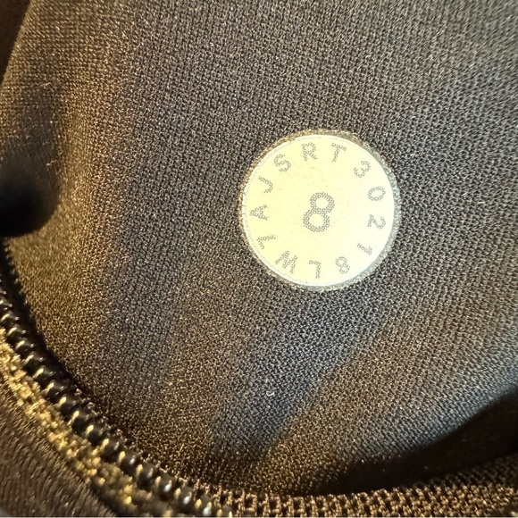 Lululemon Women Speed Up Short 2.5" (LW7AJSR) Heather Lux Black - Size 8 - Picture 4 of 7